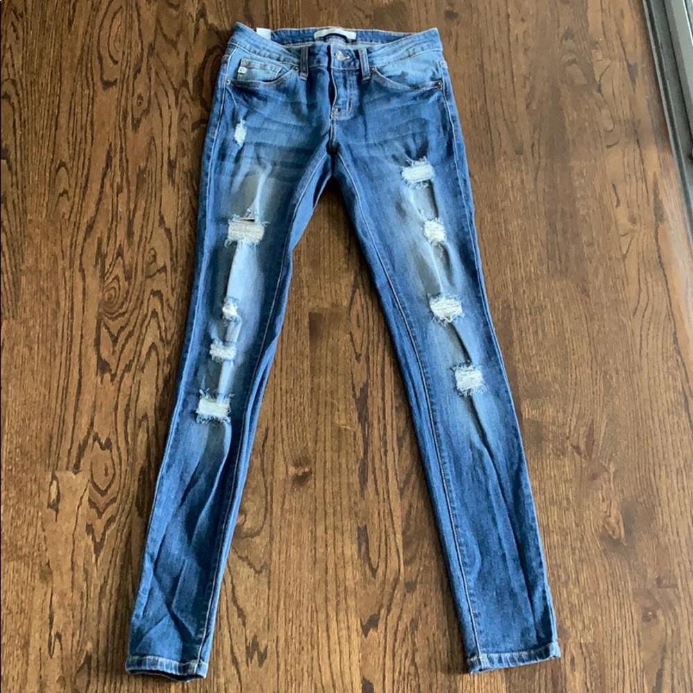 Jeans with holes, comfy and stretchy material